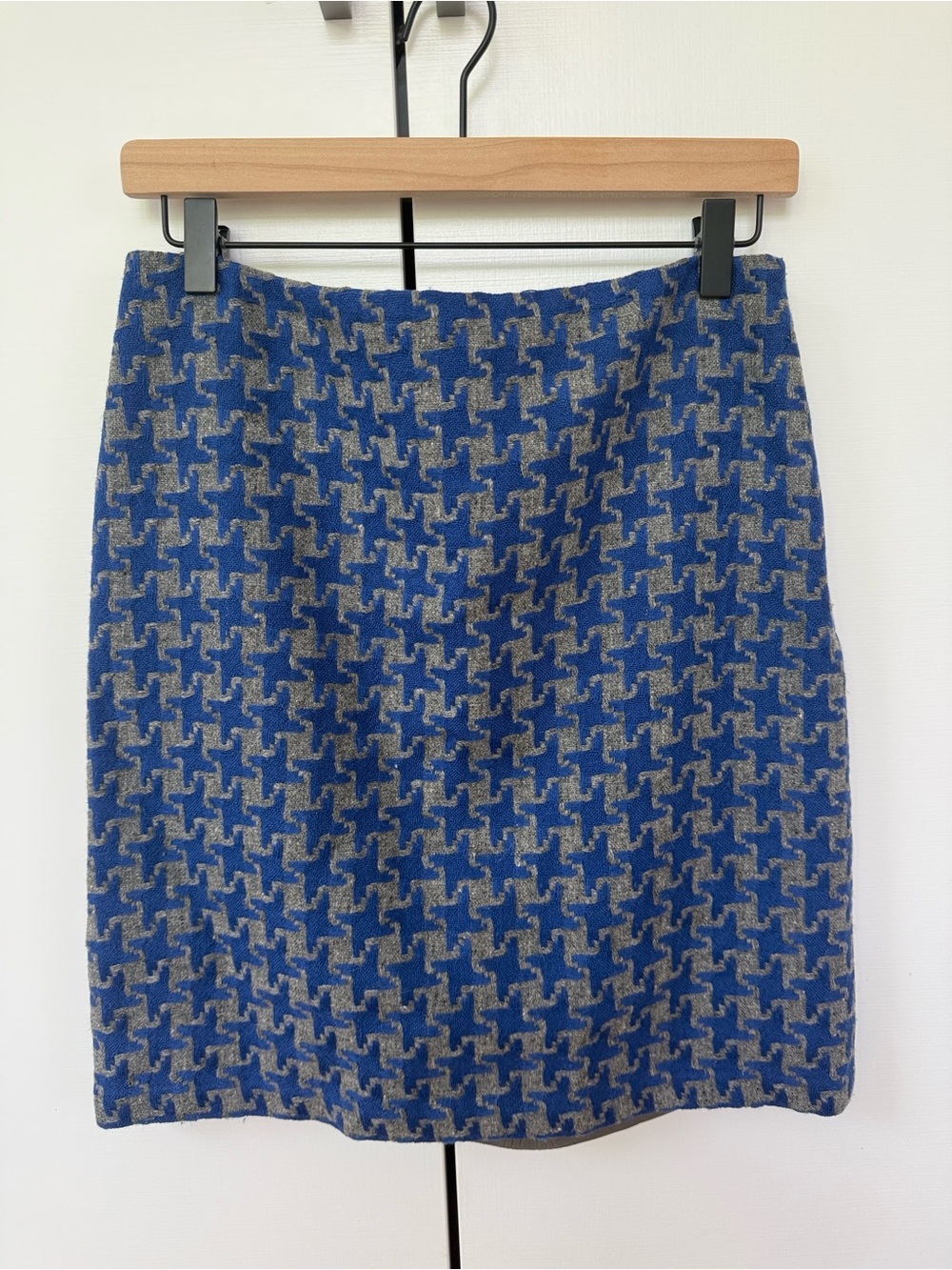 J. McLaughlin Blue and Gray Wool Houndstooth Pencil Skirt